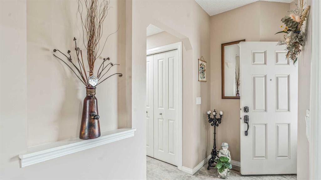 14 Silverado Ridge Link Sw, Calgary, AB - Indoor Photo Showing Other Room