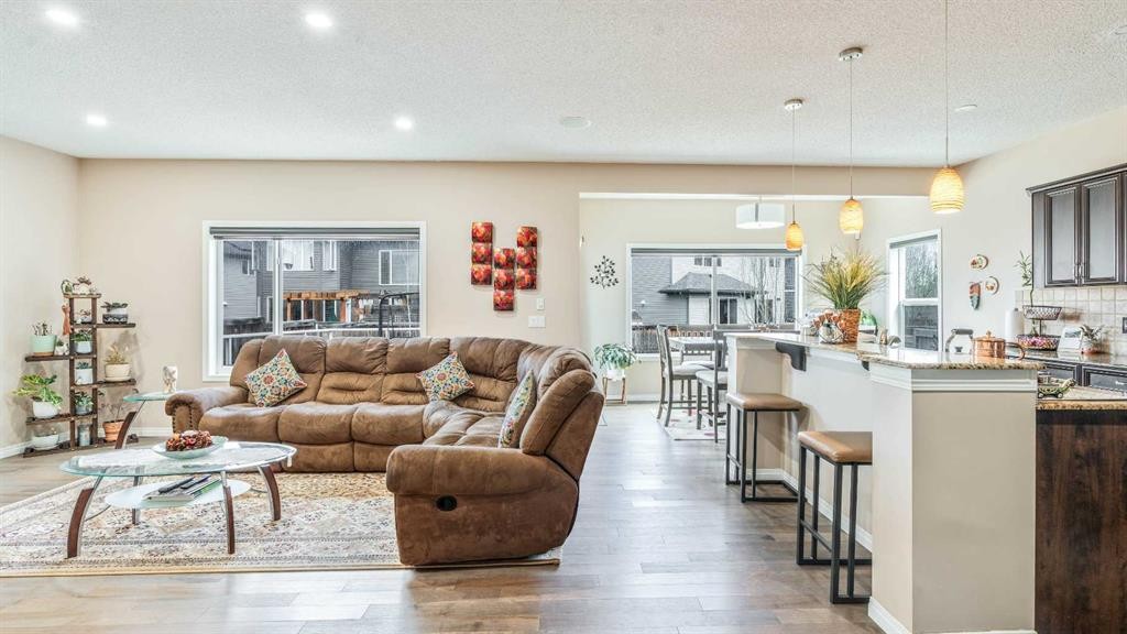 14 Silverado Ridge Link Sw, Calgary, AB - Indoor Photo Showing Living Room