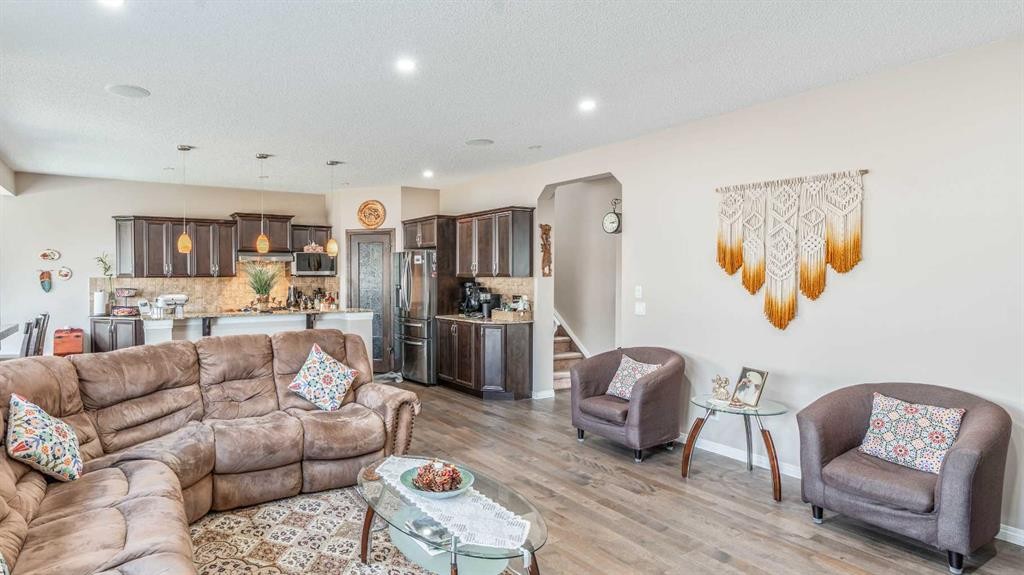 14 Silverado Ridge Link Sw, Calgary, AB - Indoor Photo Showing Living Room