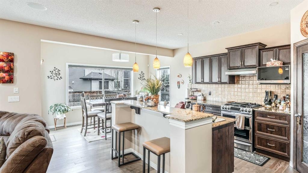 14 Silverado Ridge Link Sw, Calgary, AB - Indoor Photo Showing Kitchen With Upgraded Kitchen
