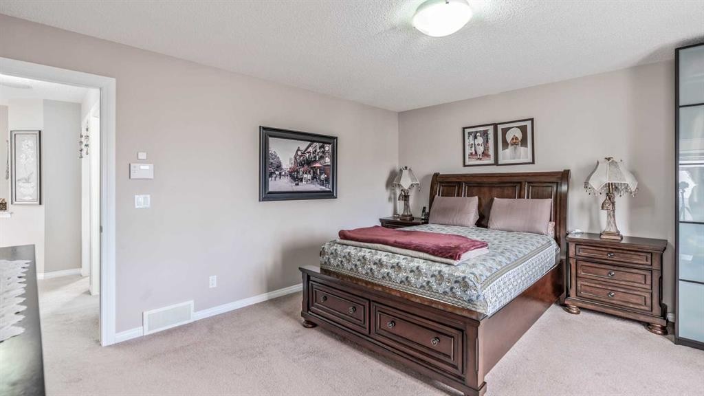 14 Silverado Ridge Link Sw, Calgary, AB - Indoor Photo Showing Bedroom