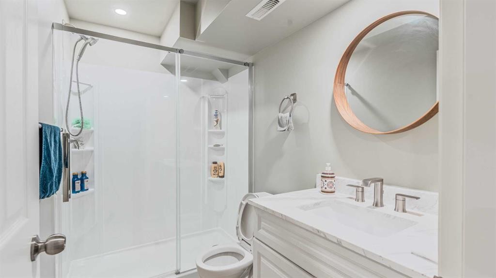 14 Silverado Ridge Link Sw, Calgary, AB - Indoor Photo Showing Bathroom