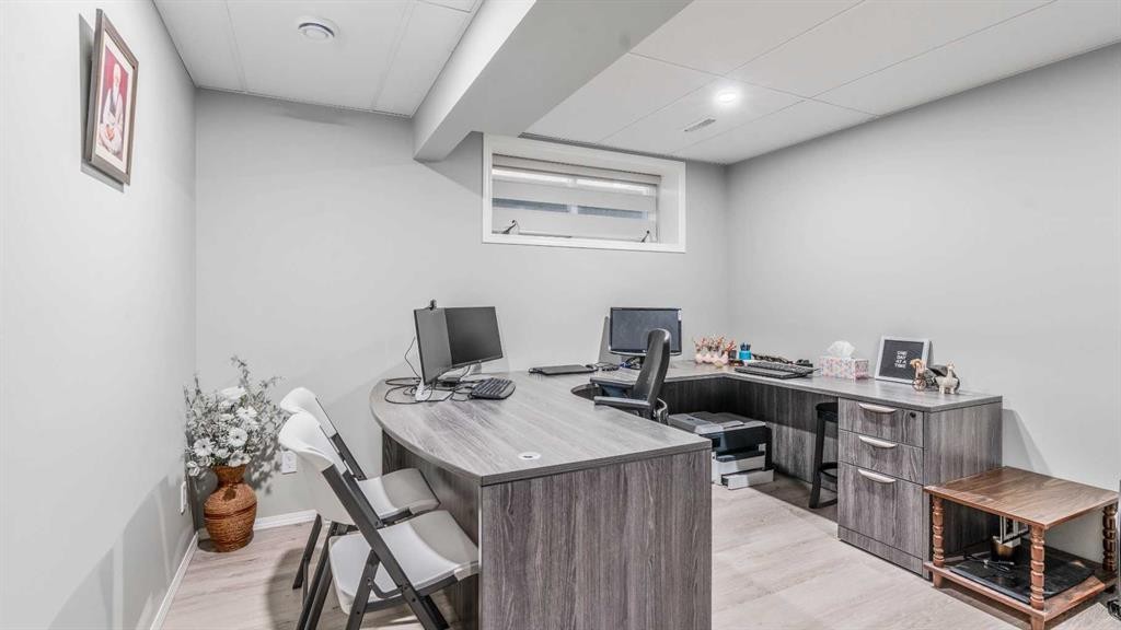 14 Silverado Ridge Link Sw, Calgary, AB - Indoor Photo Showing Office
