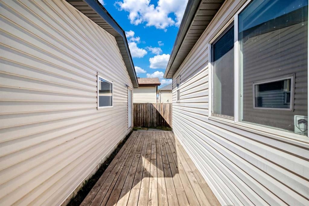 231 Saddlebrook Way Ne, Calgary, AB - Outdoor With Exterior