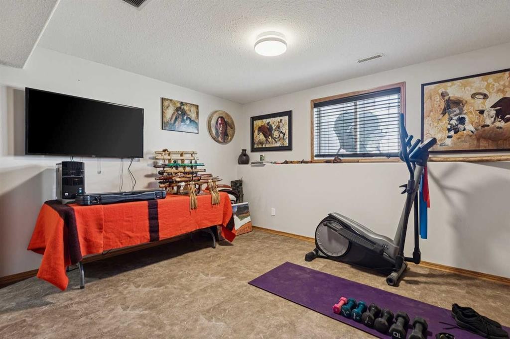 28 Westpoint Drive, Didsbury, AB - Indoor
