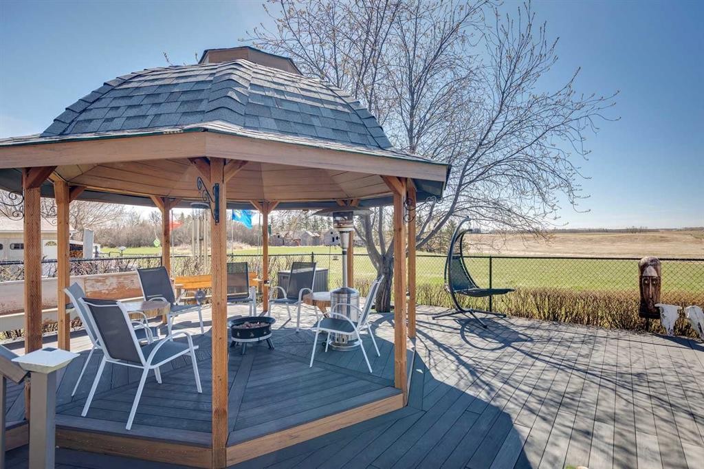28 Westpoint Drive, Didsbury, AB - Outdoor With Deck Patio Veranda