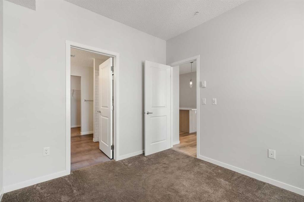 3403-33 Carringham Gate Nw, Calgary, AB - Indoor Photo Showing Other Room