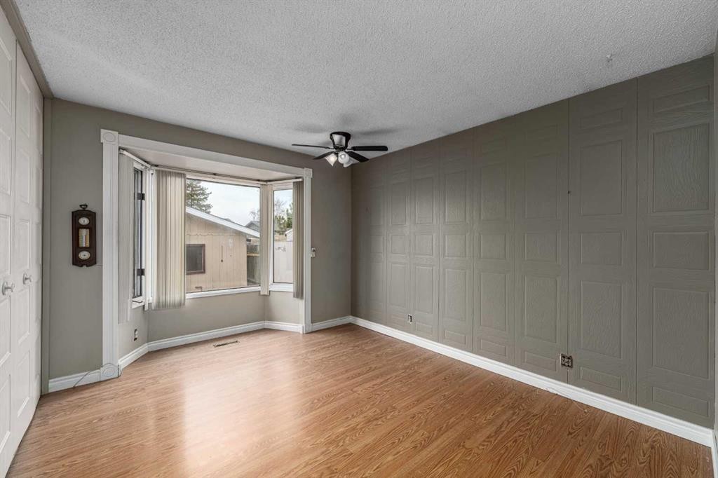 115 Ogden Way Se, Calgary, AB - Indoor Photo Showing Other Room