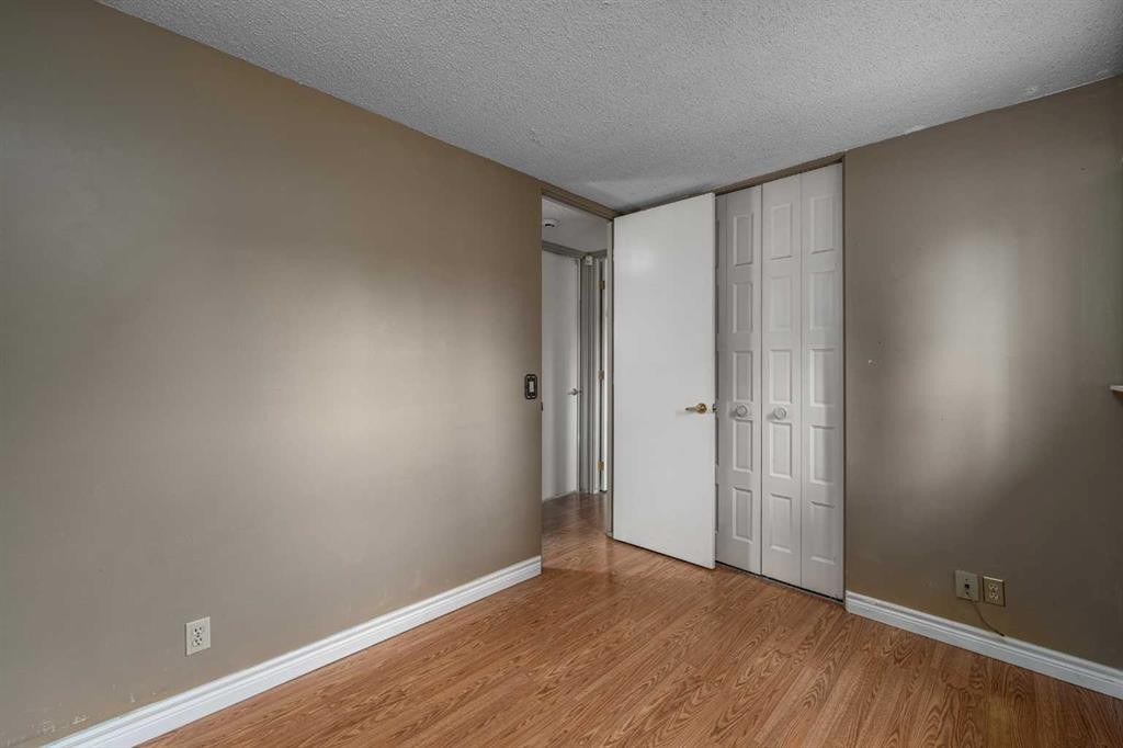 115 Ogden Way Se, Calgary, AB - Indoor Photo Showing Other Room