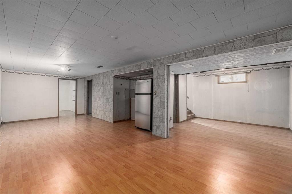 115 Ogden Way Se, Calgary, AB - Indoor