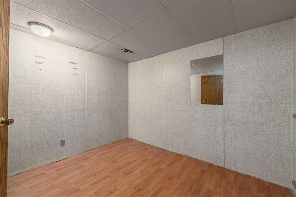 115 Ogden Way Se, Calgary, AB - Indoor Photo Showing Other Room