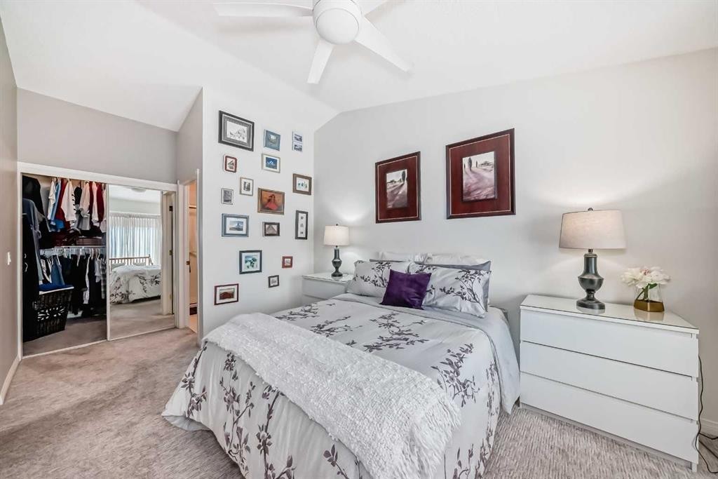 305 Sandringham Road Nw, Calgary, AB - Indoor Photo Showing Bedroom