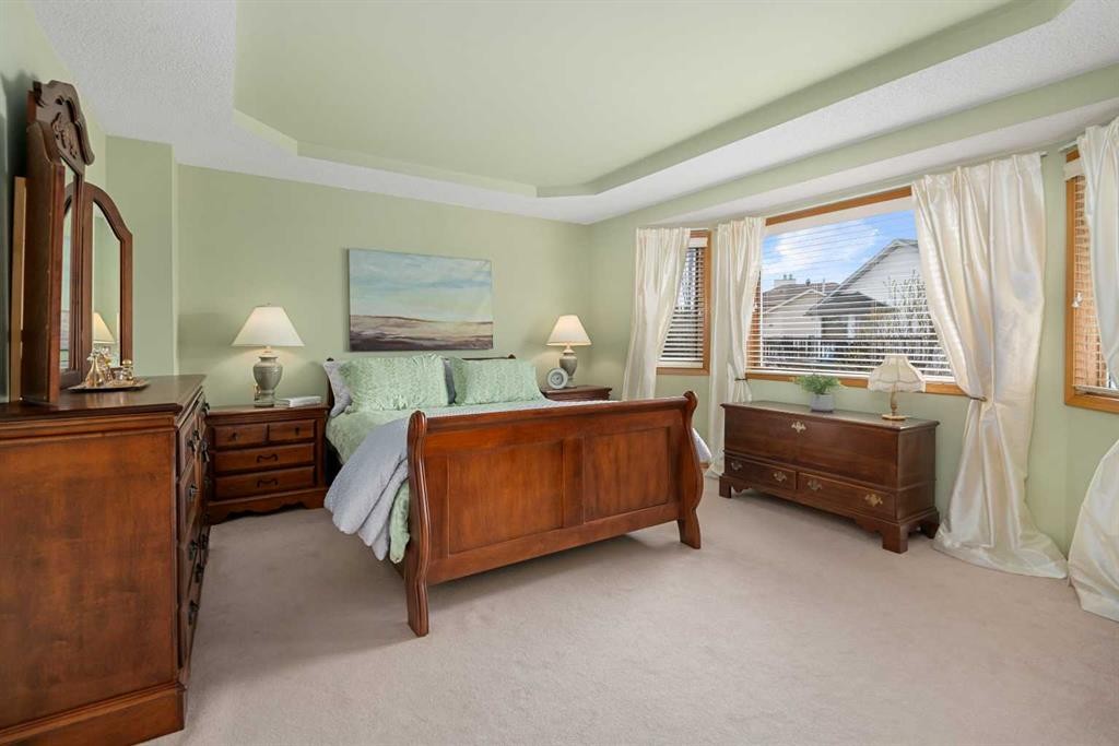 27 Hawkstone Close Nw, Calgary, AB - Indoor Photo Showing Bedroom