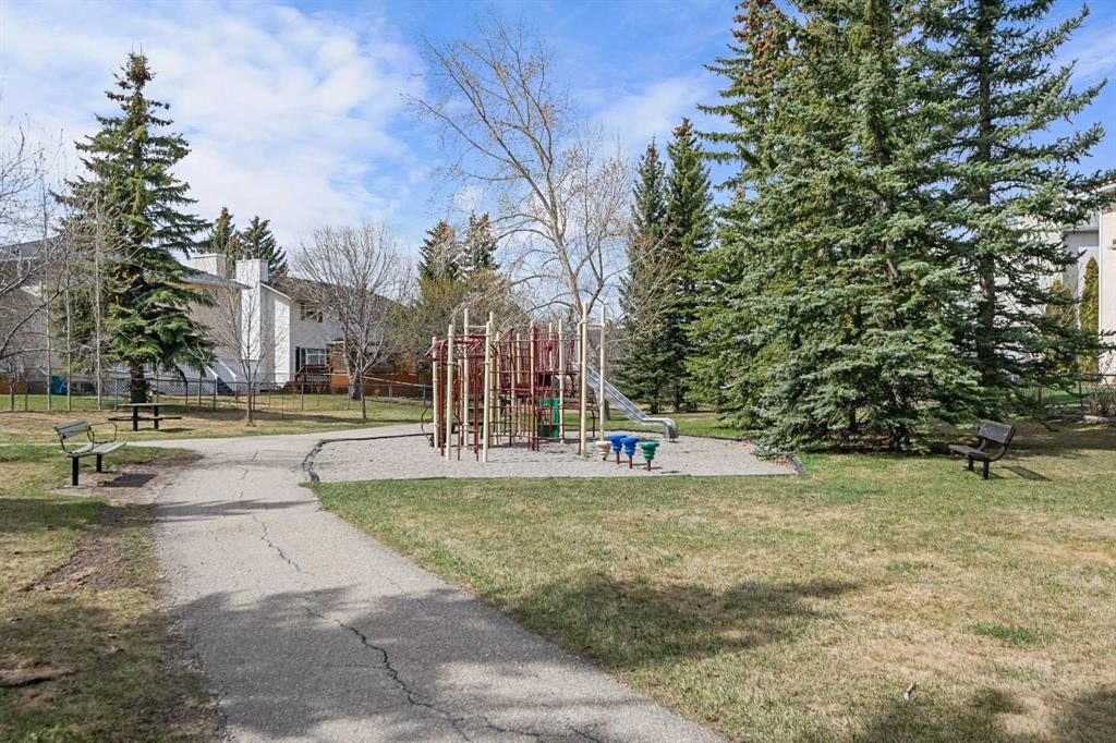27 Hawkstone Close Nw, Calgary, AB - Outdoor