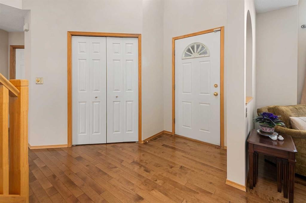 27 Hawkstone Close Nw, Calgary, AB - Indoor Photo Showing Other Room