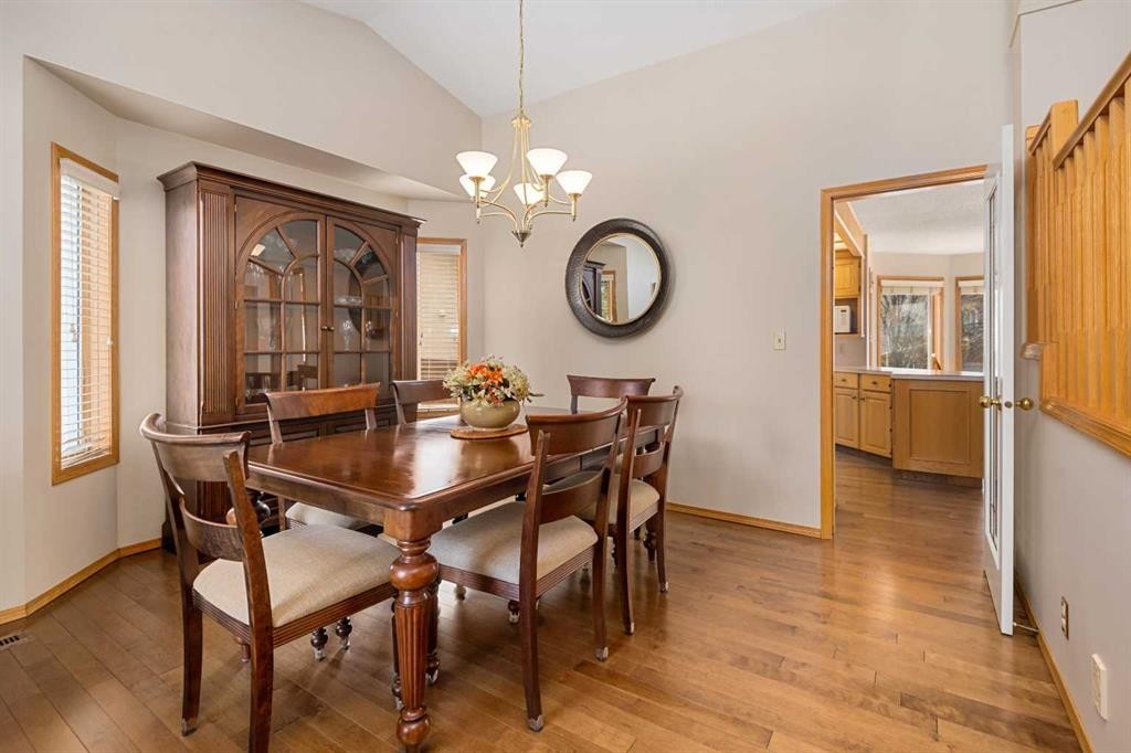 27 Hawkstone Close Nw, Calgary, AB - Indoor Photo Showing Dining Room