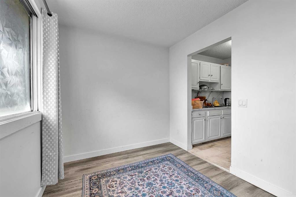 3-4543 7 Avenue Se, Calgary, AB - Indoor Photo Showing Other Room