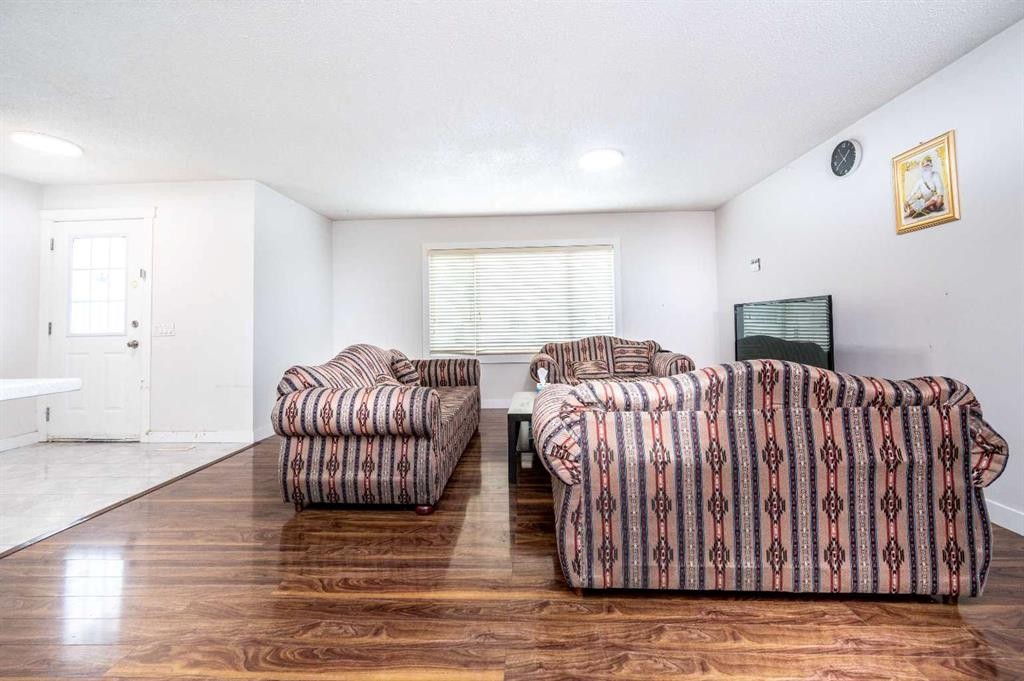 72 Faldale Close Ne, Calgary, AB - Indoor
