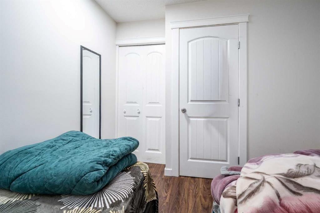 72 Faldale Close Ne, Calgary, AB - Indoor Photo Showing Bedroom