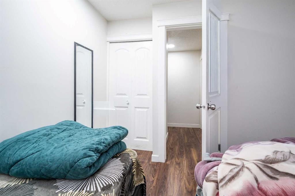 72 Faldale Close Ne, Calgary, AB - Indoor Photo Showing Bedroom