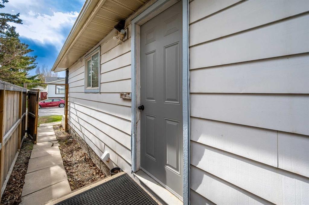 72 Faldale Close Ne, Calgary, AB - Outdoor With Exterior