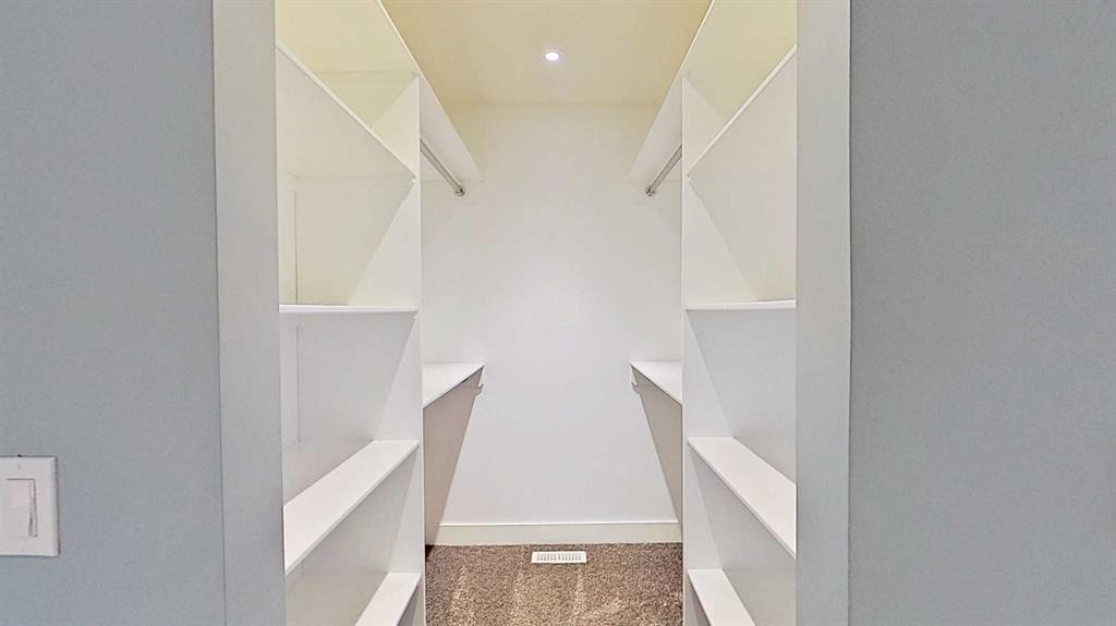 29 Sunrise Close Se, High River, AB - Indoor