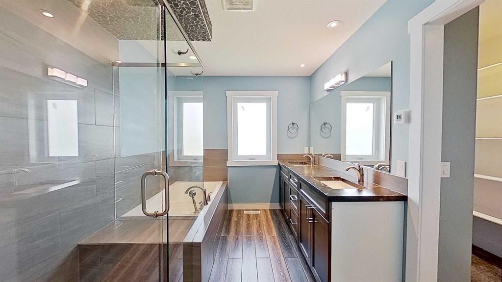 29 Sunrise Close Se, High River, AB - Indoor Photo Showing Bathroom