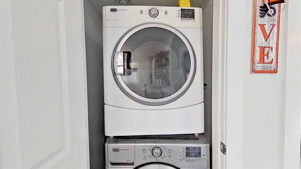 29 Sunrise Close Se, High River, AB - Indoor Photo Showing Laundry Room