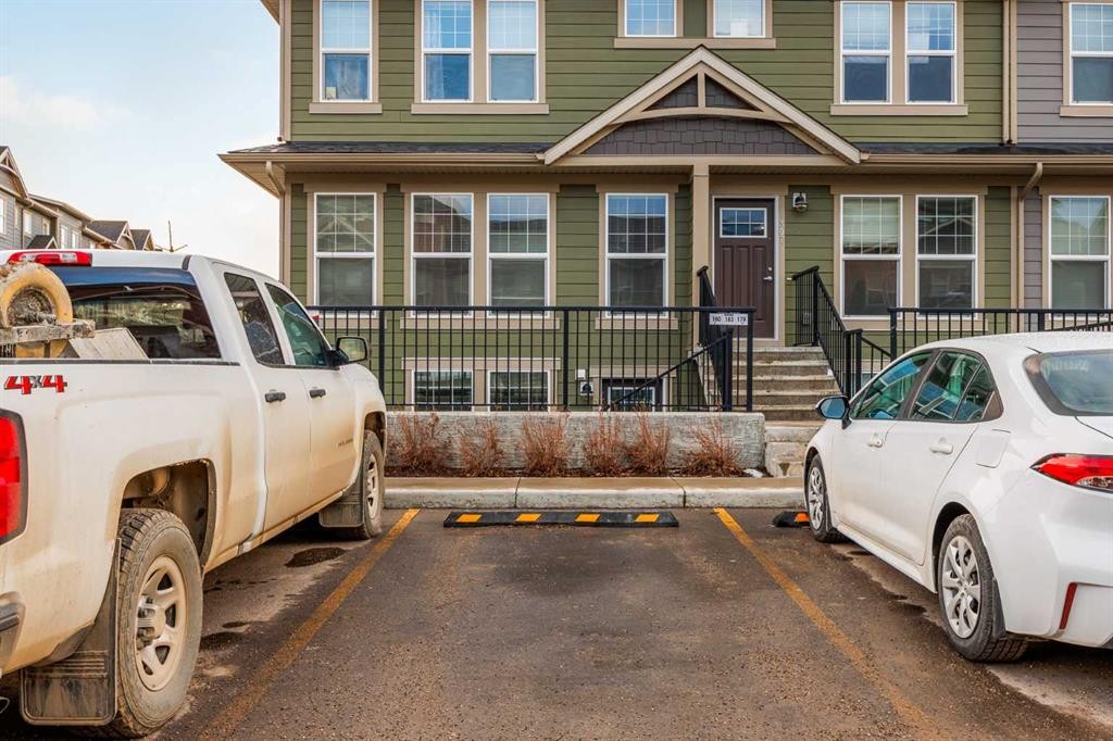 305 Cranbrook Square Se, Calgary, AB - Outdoor With Facade