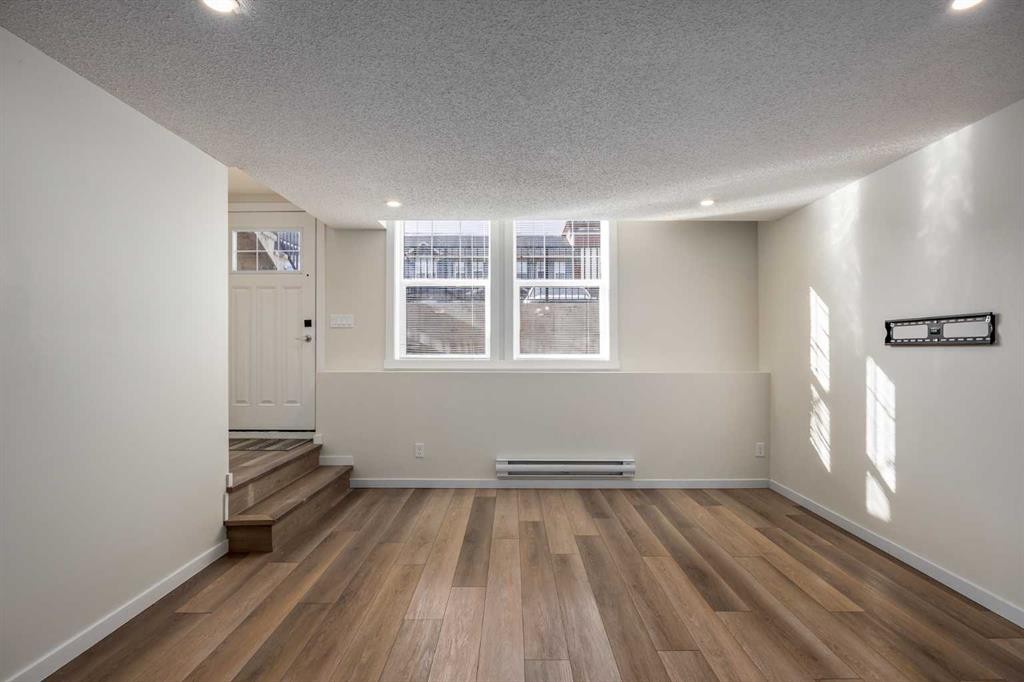 305 Cranbrook Square Se, Calgary, AB - Indoor Photo Showing Other Room