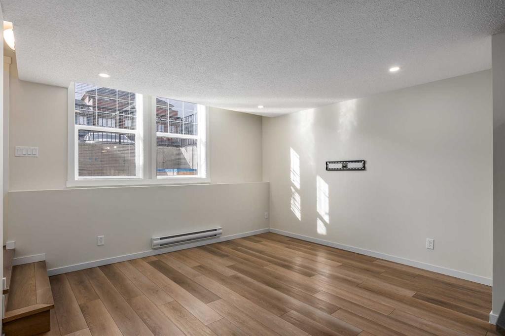 305 Cranbrook Square Se, Calgary, AB - Indoor Photo Showing Other Room