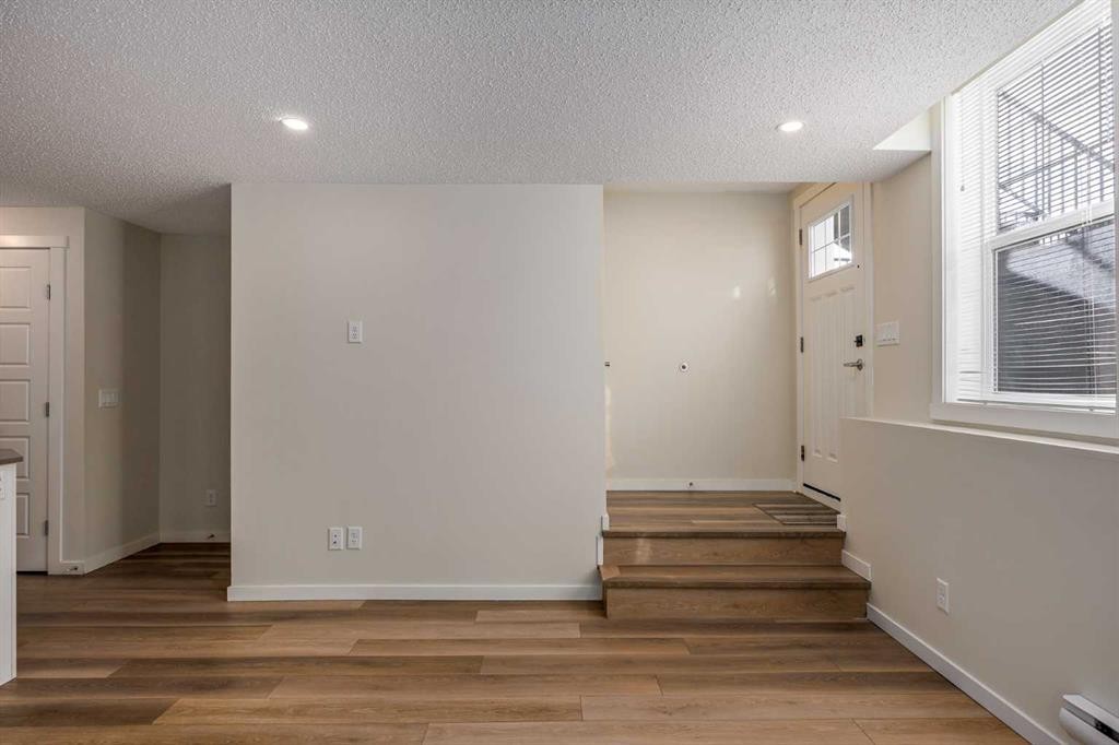305 Cranbrook Square Se, Calgary, AB - Indoor Photo Showing Other Room