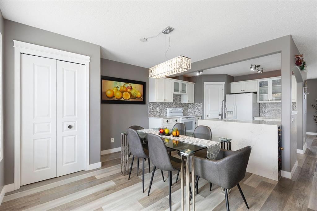 18 West Springs Gate Sw, Calgary, AB - Indoor Photo Showing Dining Room