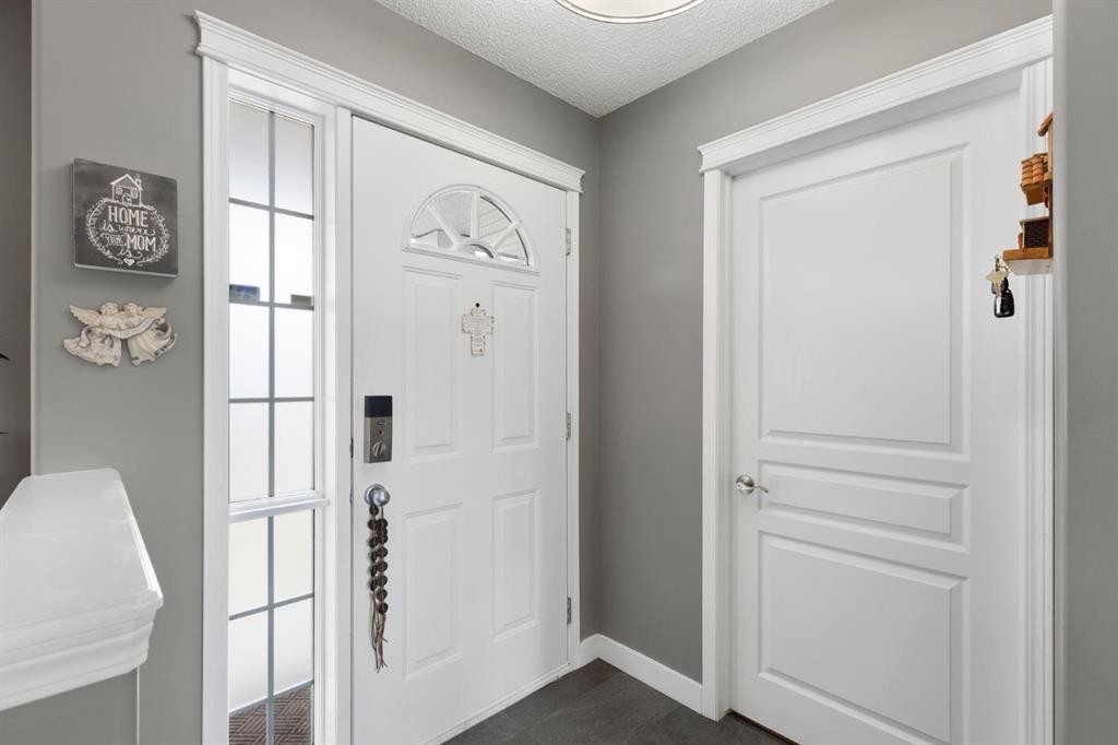 18 West Springs Gate Sw, Calgary, AB - Indoor Photo Showing Other Room