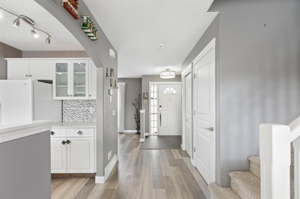 18 West Springs Gate Sw, Calgary, AB - Indoor Photo Showing Other Room