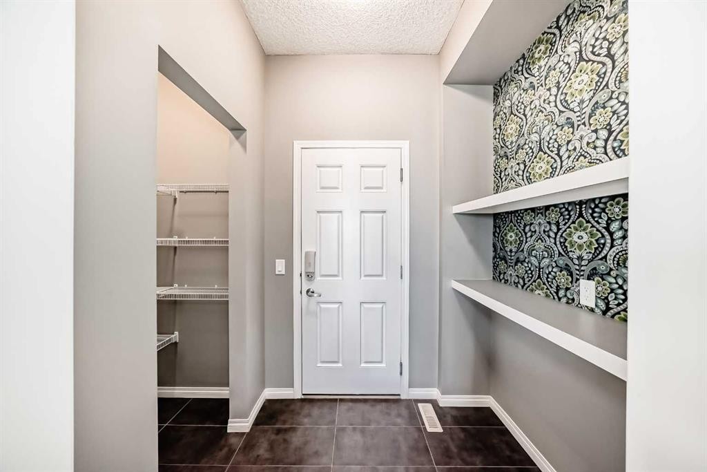312 Viewpointe Terrace, Chestermere, AB - Indoor Photo Showing Other Room