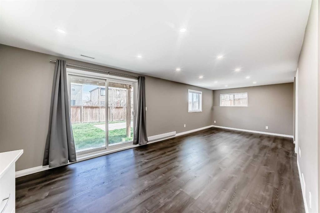 312 Viewpointe Terrace, Chestermere, AB - Indoor Photo Showing Other Room