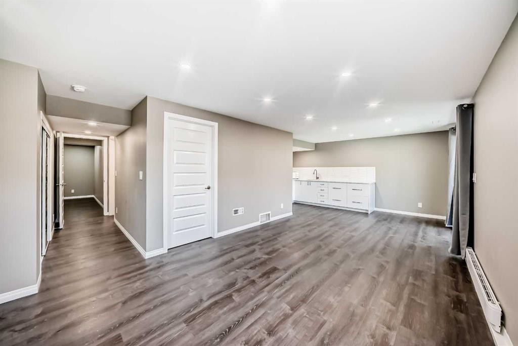 312 Viewpointe Terrace, Chestermere, AB - Indoor Photo Showing Other Room