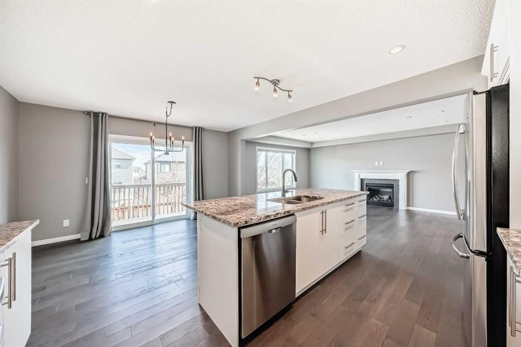 312 Viewpointe Terrace, Chestermere, AB - Indoor Photo Showing Kitchen With Stainless Steel Kitchen With Double Sink With Upgraded Kitchen
