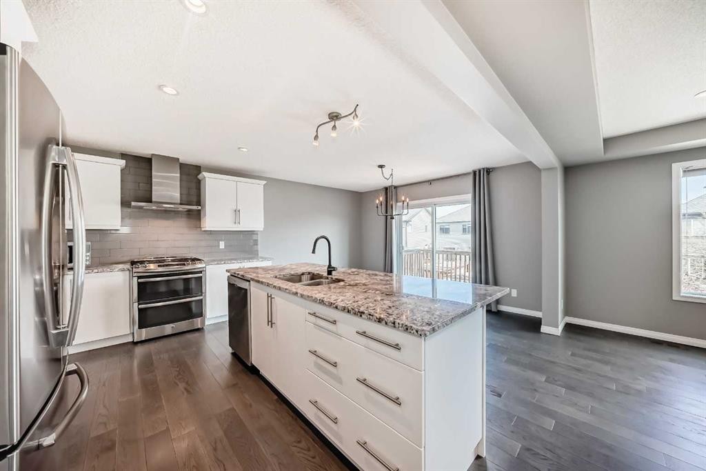 312 Viewpointe Terrace, Chestermere, AB - Indoor Photo Showing Kitchen With Stainless Steel Kitchen With Double Sink With Upgraded Kitchen