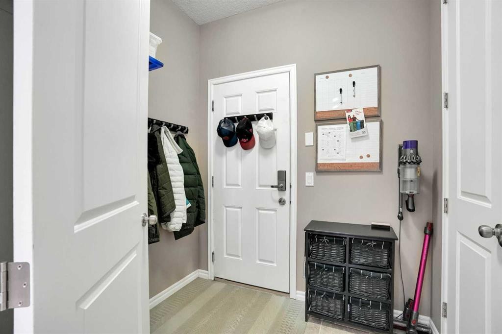 109 Cranleigh Place Se, Calgary, AB - Indoor Photo Showing Other Room