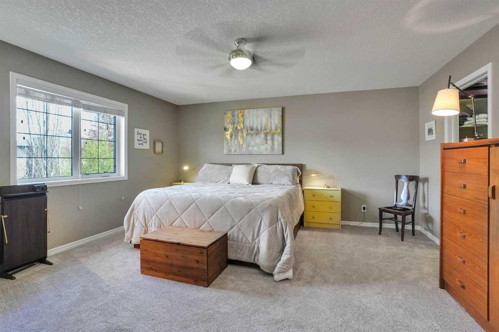 109 Cranleigh Place Se, Calgary, AB - Indoor Photo Showing Bedroom