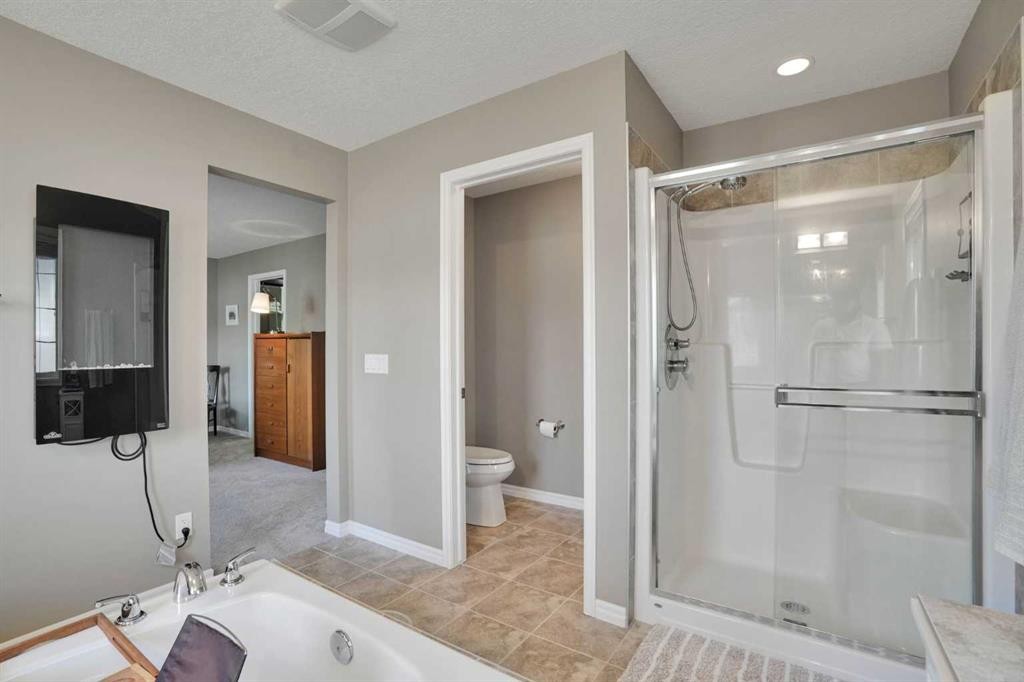 109 Cranleigh Place Se, Calgary, AB - Indoor Photo Showing Bathroom