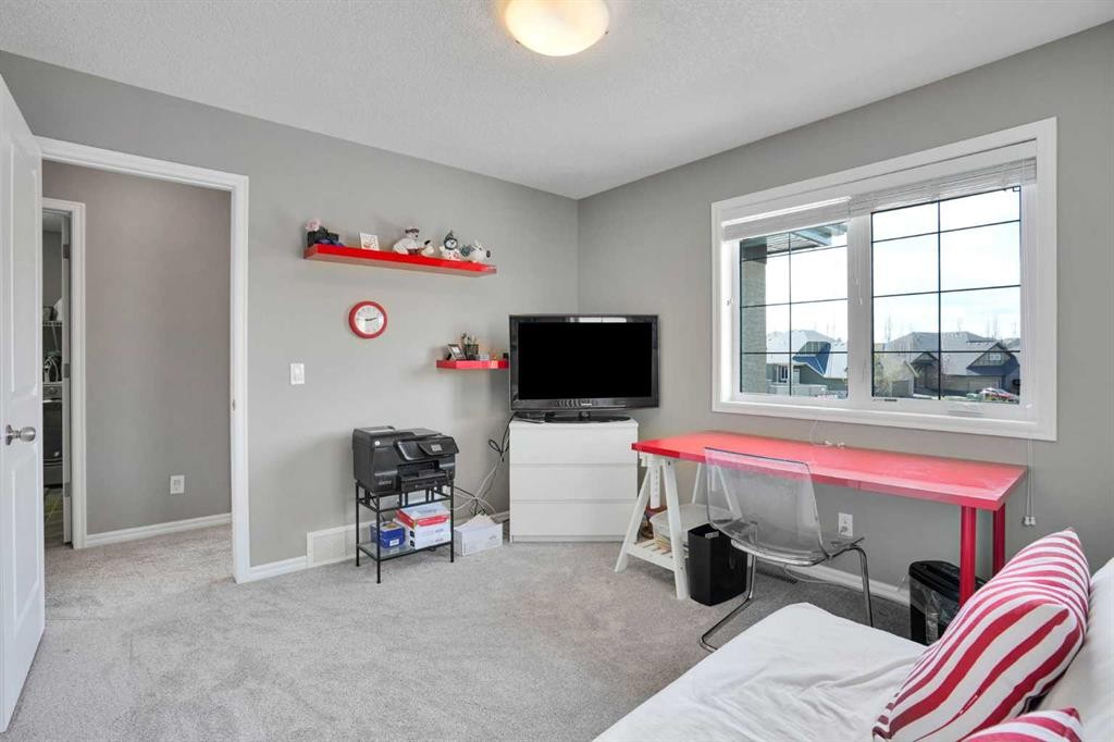 109 Cranleigh Place Se, Calgary, AB - Indoor