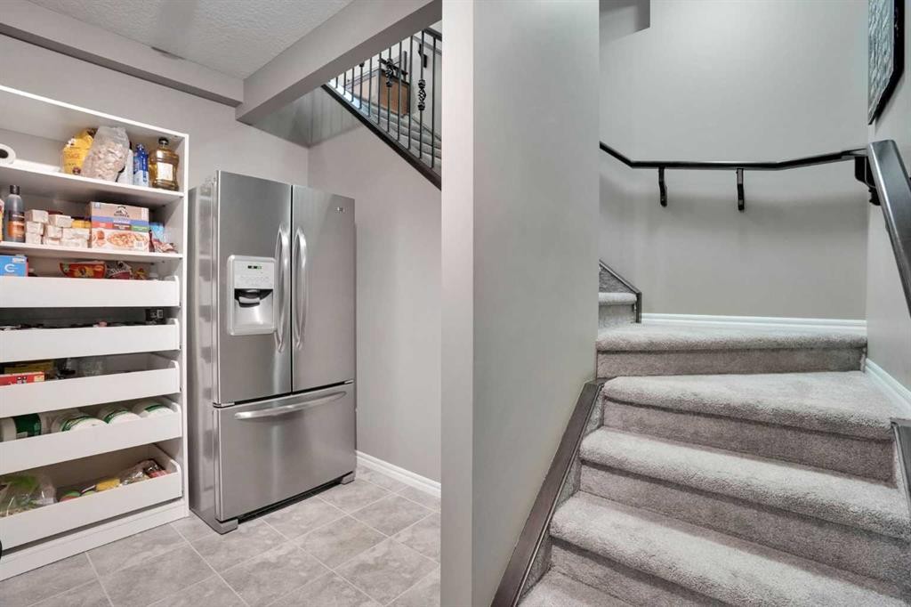 109 Cranleigh Place Se, Calgary, AB - Indoor Photo Showing Other Room