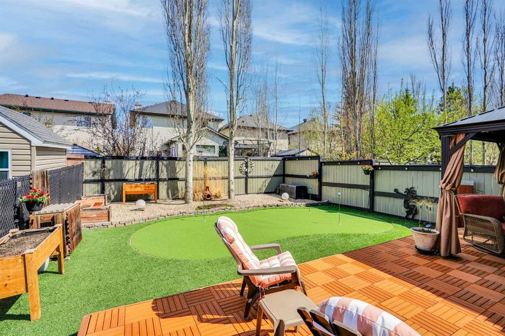 109 Cranleigh Place Se, Calgary, AB - Outdoor