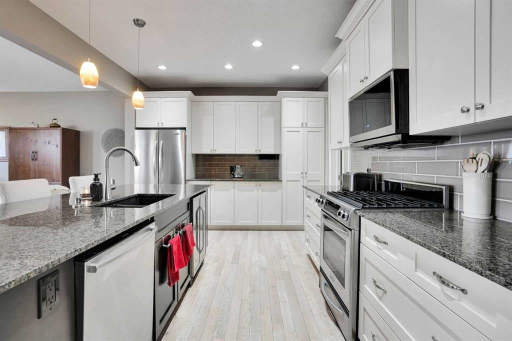 109 Cranleigh Place Se, Calgary, AB - Indoor Photo Showing Kitchen With Upgraded Kitchen
