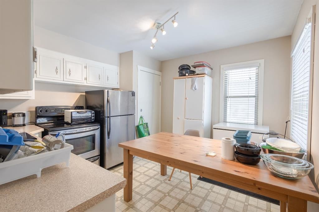 719 27 Avenue Nw, Calgary, AB - Indoor Photo Showing Dining Room