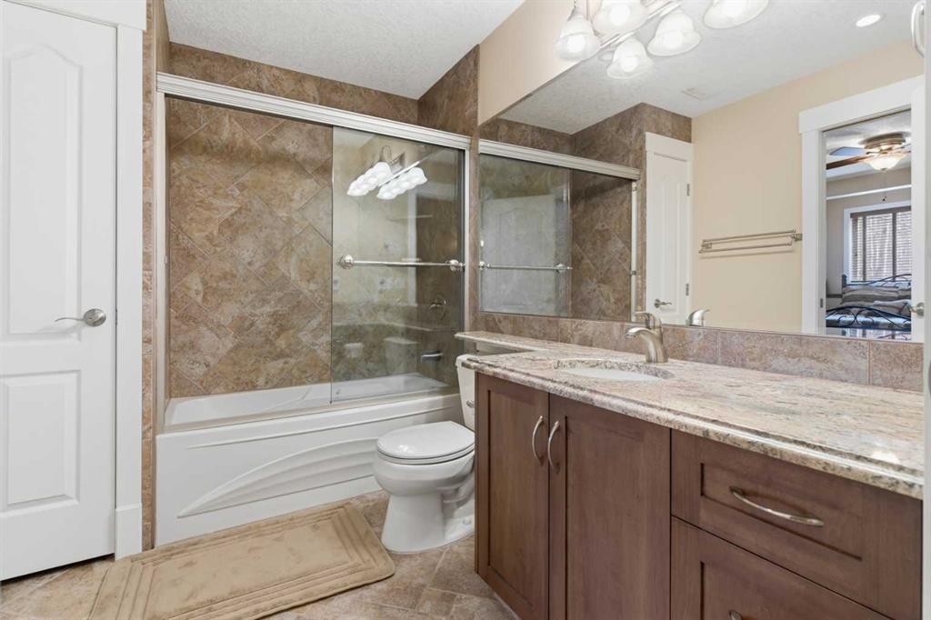 183 Discovery Ridge Way Sw, Calgary, AB - Indoor Photo Showing Bathroom