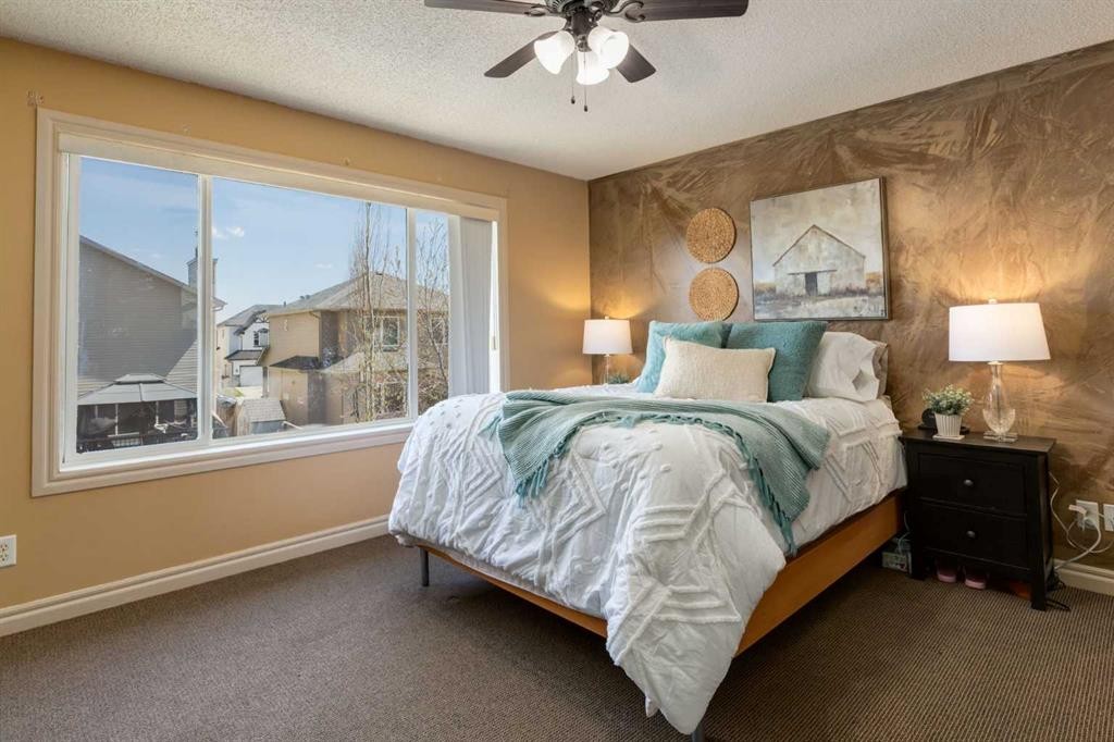 195 Willowmere Close, Chestermere, AB - Indoor Photo Showing Bedroom